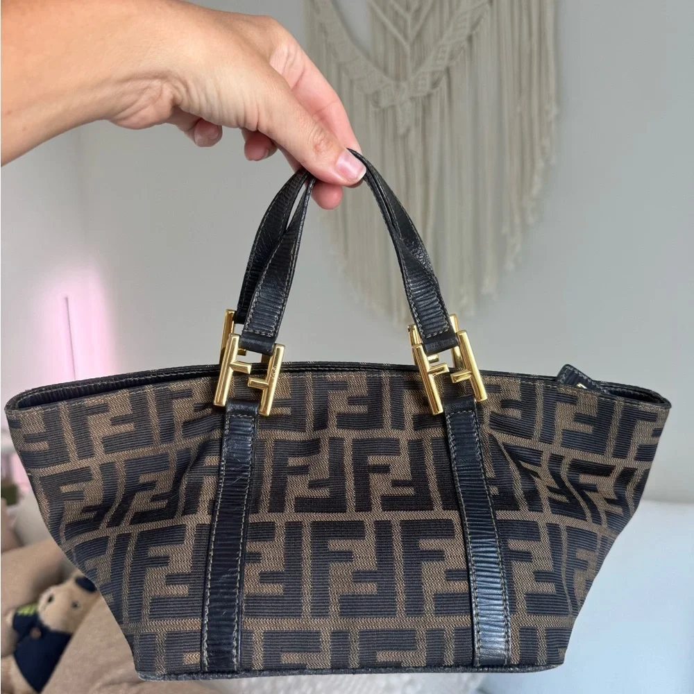 Authentic Vintage Fendi Purse with COA - Picture 5 of 11